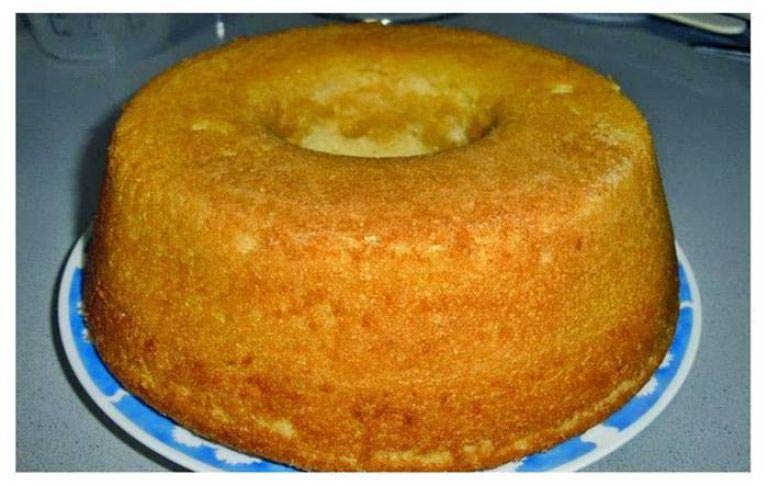 Bolo iogurte fofo e húmido – Rápido e delicioso!! 4.2 (168)