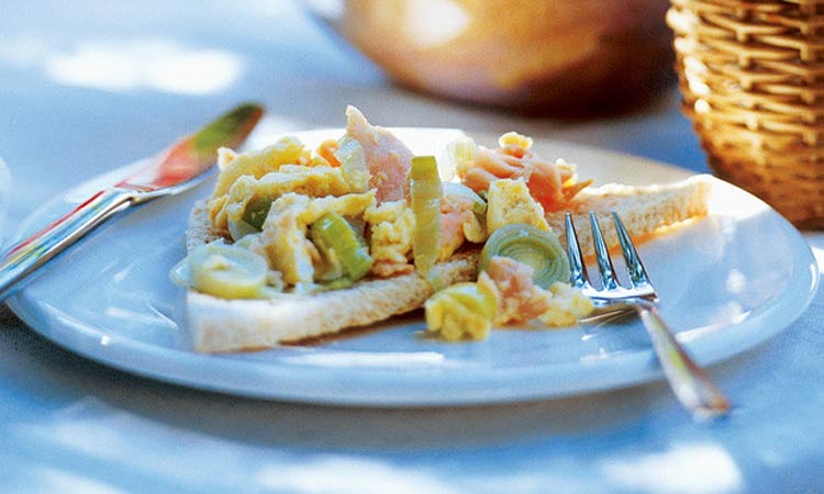 Ovos mexidos com salmão e alho-poró 0 (0)