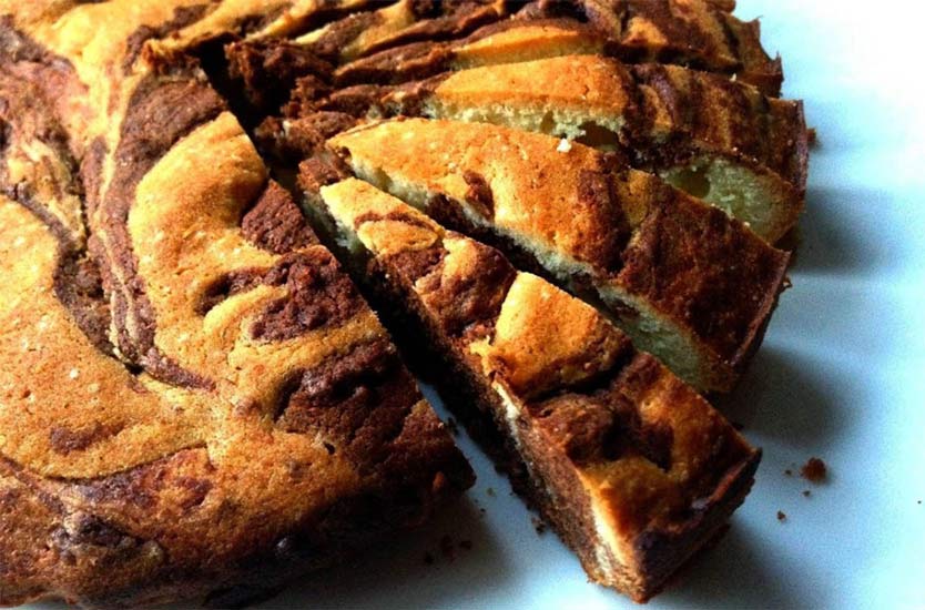 Bolo mármore amanteigado – Mais saboroso que o tradicional 4.4 (10)