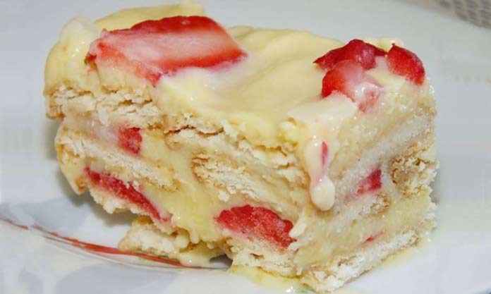 Bolo fresco com recheio de morango 4 (5)