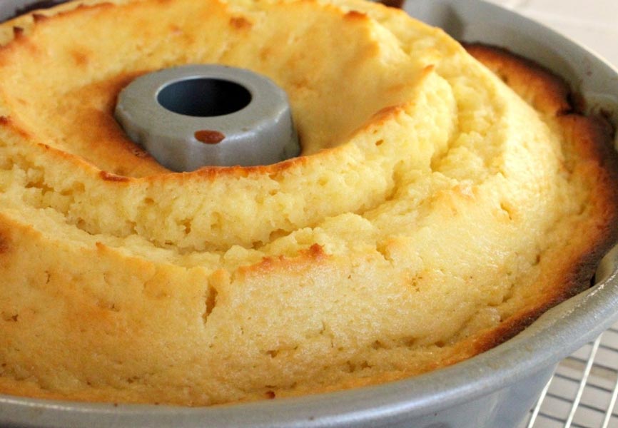 Bolo de Iogurte – Simples e sempre bom! 4.4 (68)