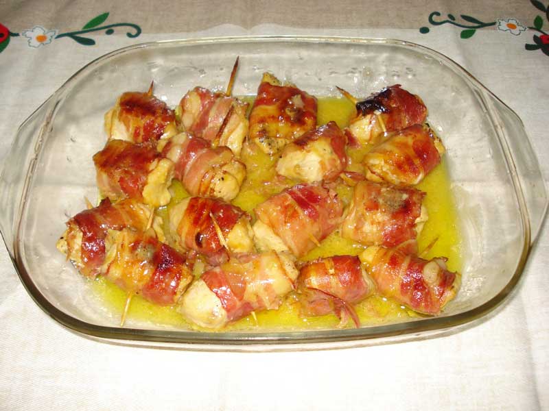 Frango Enrolado com Bacon e Molho de Maionese e Mostarda 4.3 (46)