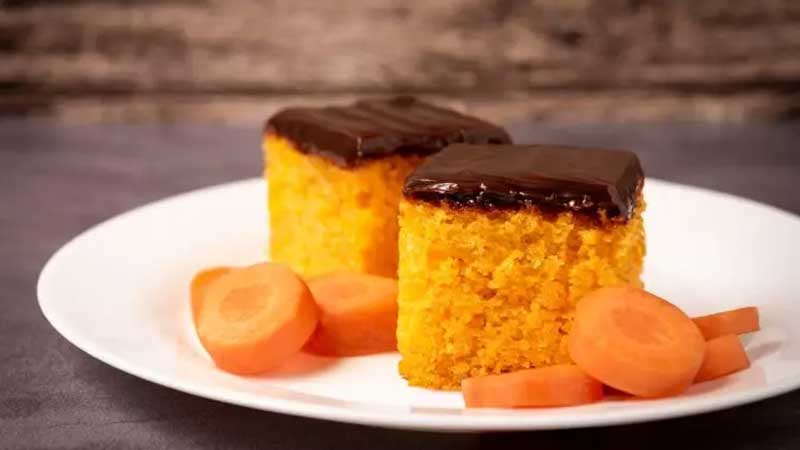 Bolo de cenoura com cobertura de chocolate 4.4 (45)